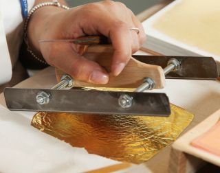 Plátkové zlato na našich stránkách nabízíme v různých tloušťkách, aby vaše díla dosáhla dokonalosti. Každá varianta má své...